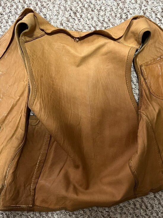 Vintage Handmade Suede Leather vest with wooden horse buttons XS/S - Picture 4 of 4